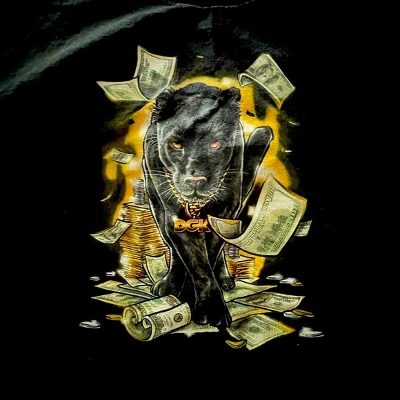 DGK men’s T-shirt great condition camera quality n lighting not the greatest - Picture 1 of 5